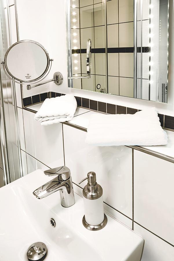 Hotel Sleepinn Volkspark (Adults Only) Amburgo Esterno foto