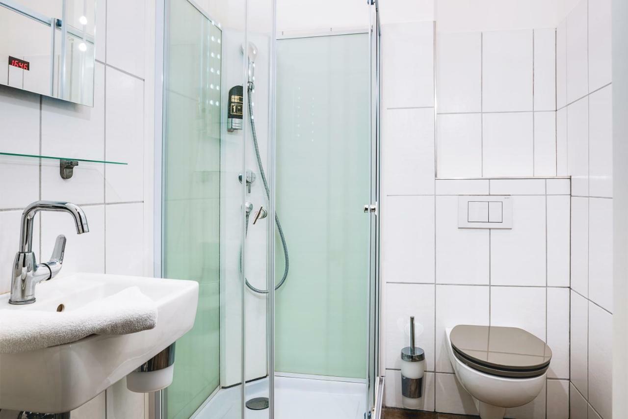 Hotel Sleepinn Volkspark (Adults Only) Amburgo Esterno foto