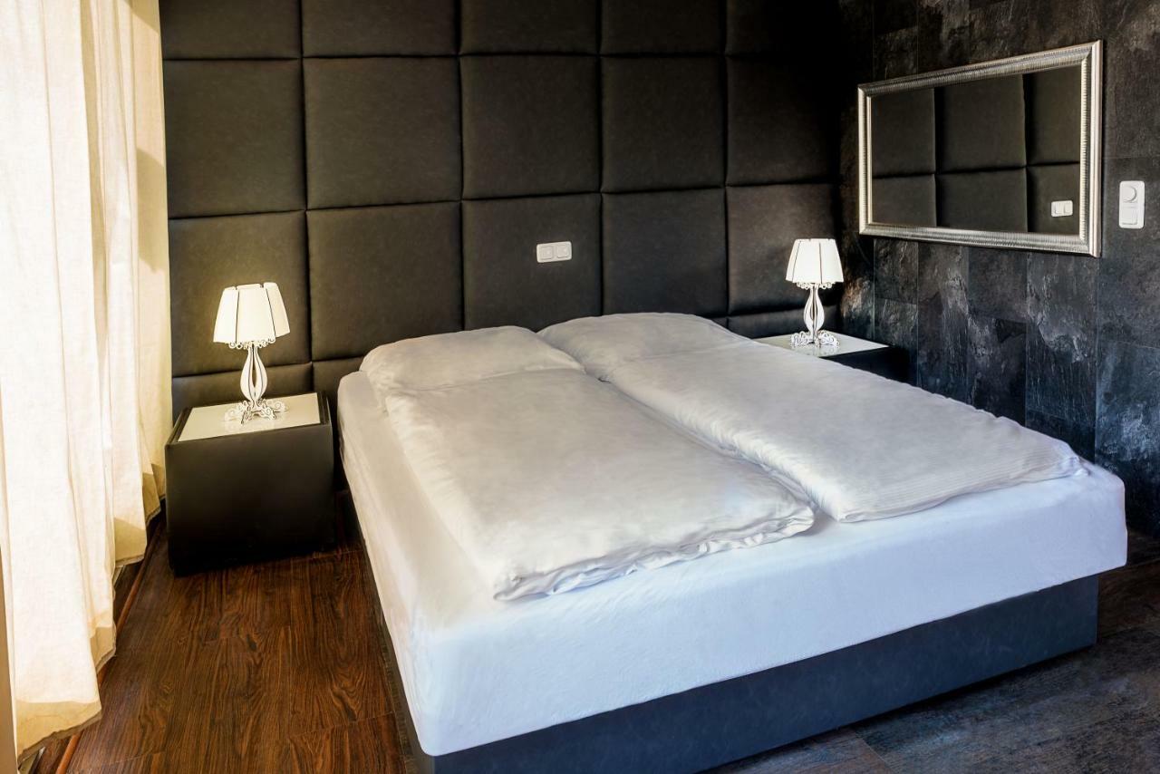 Hotel Sleepinn Volkspark (Adults Only) Amburgo Esterno foto