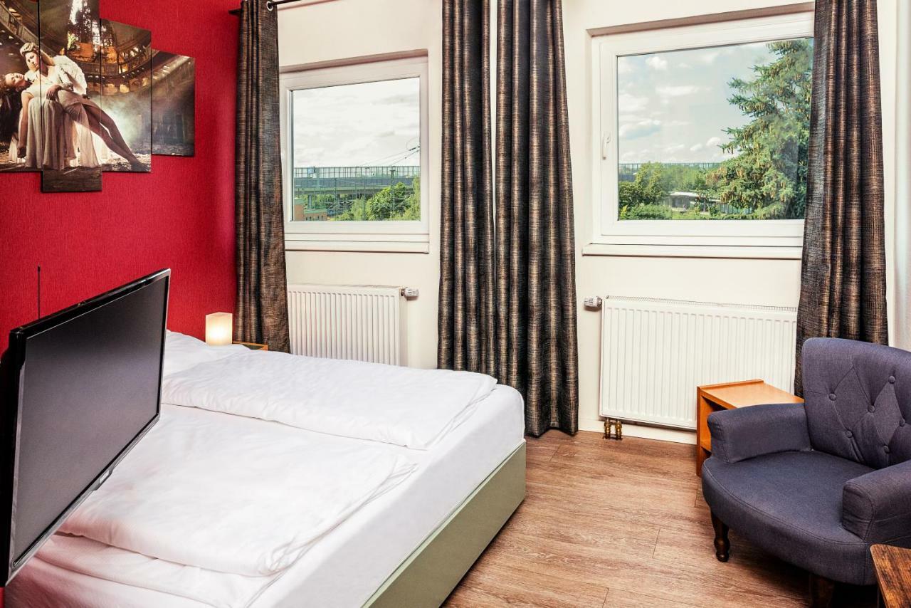 Hotel Sleepinn Volkspark (Adults Only) Amburgo Esterno foto
